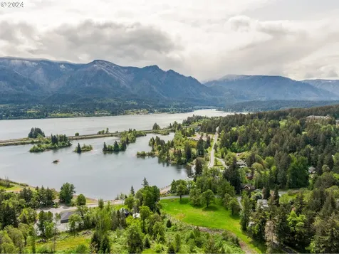 909 Nw Nicklaus Court Stevenson WA 98648