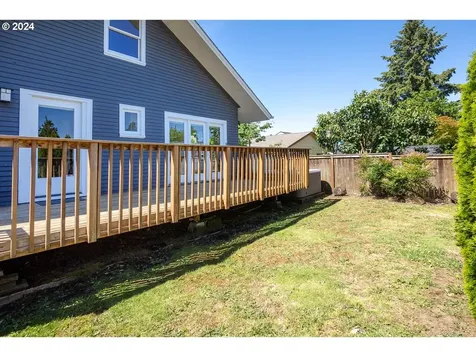 3245 E Burnside Street Portland OR 97214
