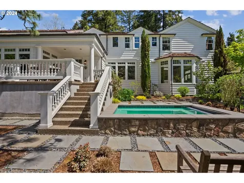 1128 S Military Road Portland OR 97219