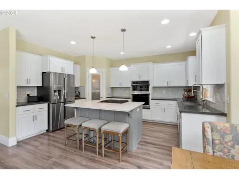 2513 NE 176th Avenue Vancouver WA 98684