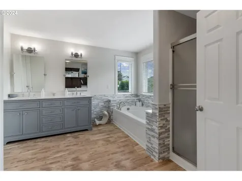 2513 NE 176th Avenue Vancouver WA 98684