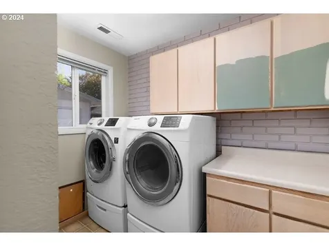 839 W Luellen Drive Roseburg OR 97471
