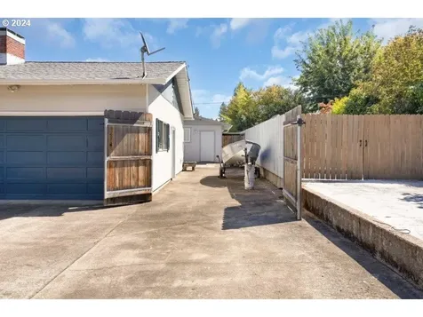 839 W Luellen Drive Roseburg OR 97471