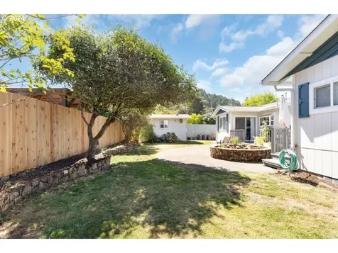839 W Luellen Drive Roseburg OR 97471