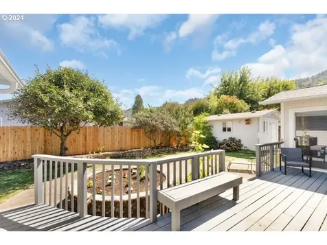 839 W Luellen Drive Roseburg OR 97471