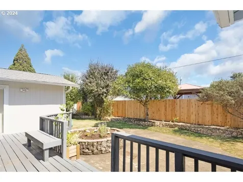 839 W Luellen Drive Roseburg OR 97471