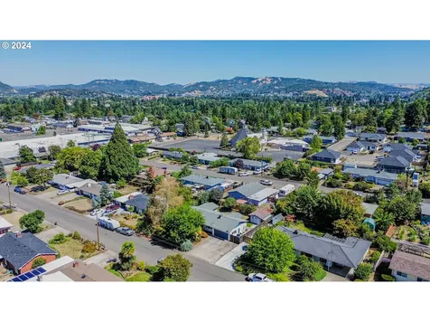 839 W Luellen Drive Roseburg OR 97471