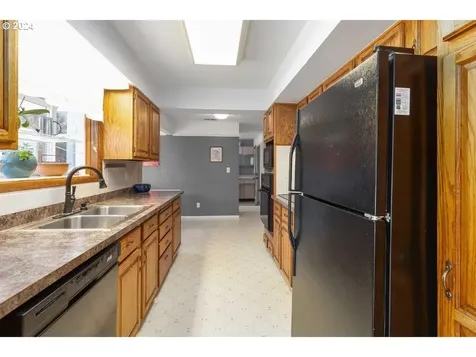 839 W Luellen Drive Roseburg OR 97471