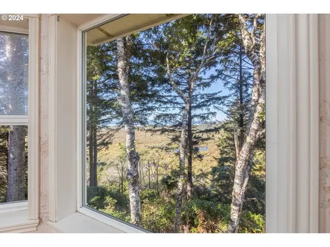 14075 Nw Alika Drive Seal Rock OR 97376