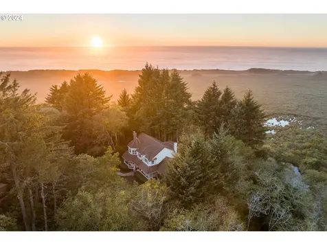 14075 Nw Alika Drive Seal Rock OR 97376