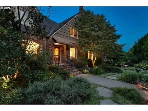 7418 Se 27th Avenue Portland OR 97202