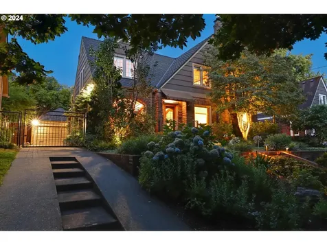 7418 Se 27th Avenue Portland OR 97202
