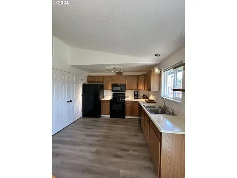 3289 Douglas Drive Springfield OR 97478
