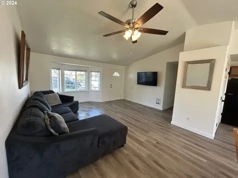 3289 Douglas Drive Springfield OR 97478