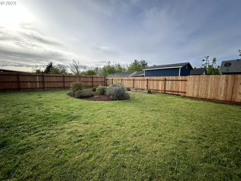 3289 Douglas Drive Springfield OR 97478