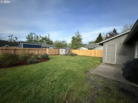3289 Douglas Drive Springfield OR 97478