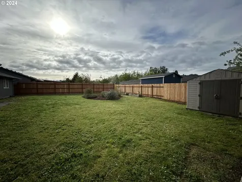 3289 Douglas Drive Springfield OR 97478