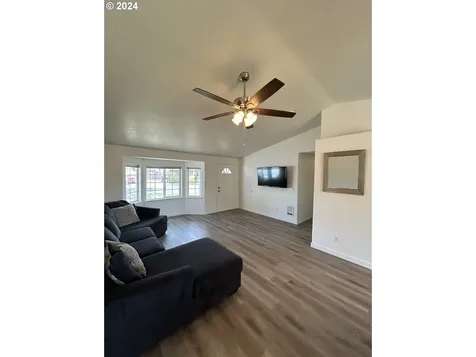3289 Douglas Drive Springfield OR 97478