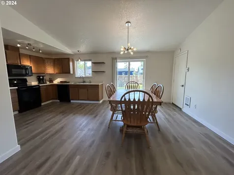 3289 Douglas Drive Springfield OR 97478