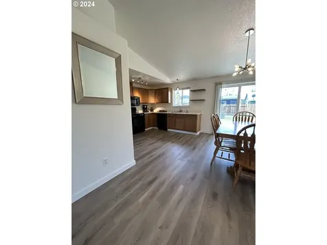 3289 Douglas Drive Springfield OR 97478
