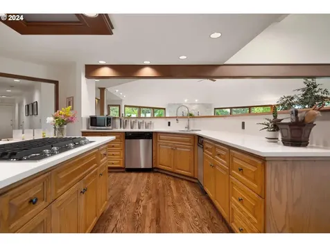 21797 SW Oak Hill Lane Tualatin OR 97062