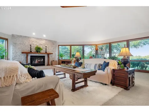 21797 SW Oak Hill Lane Tualatin OR 97062