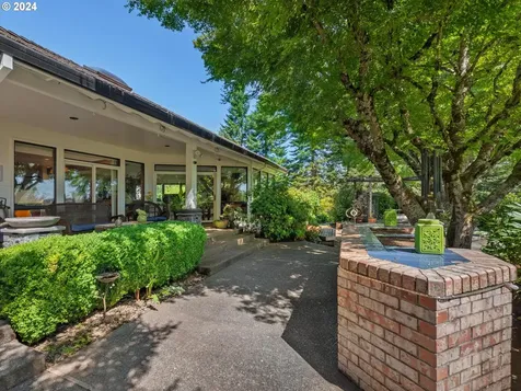 21797 SW Oak Hill Lane Tualatin OR 97062