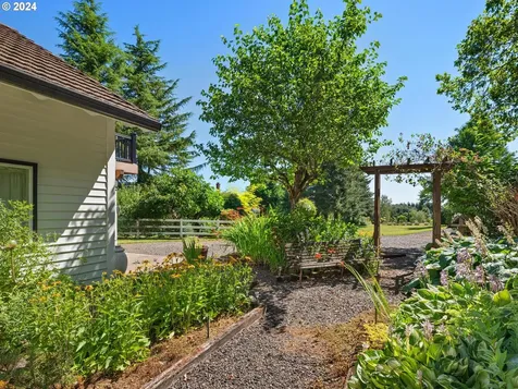 21797 SW Oak Hill Lane Tualatin OR 97062