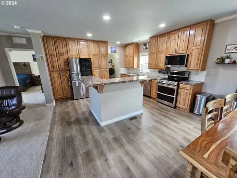 244 Clark Street Myrtle Creek OR 97457