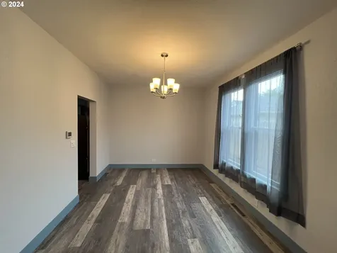 2563 Sheridan Avenue North Bend OR 97459