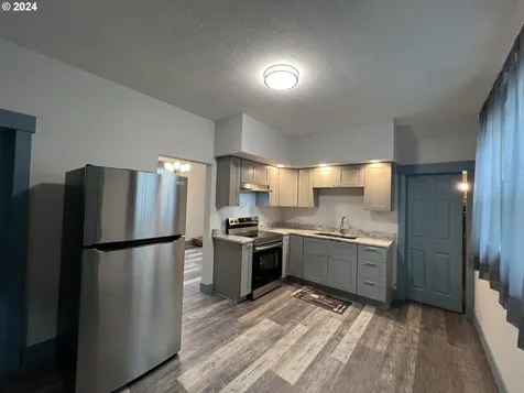 2563 Sheridan Avenue North Bend OR 97459