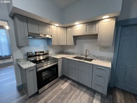 2563 Sheridan Avenue North Bend OR 97459