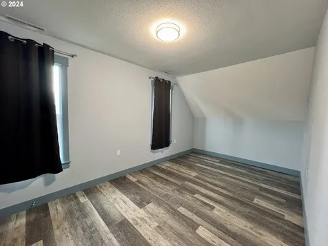 2563 Sheridan Avenue North Bend OR 97459