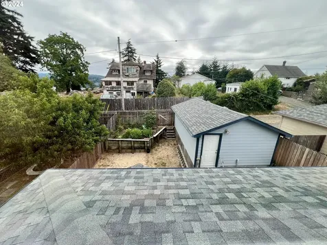 2563 Sheridan Avenue North Bend OR 97459