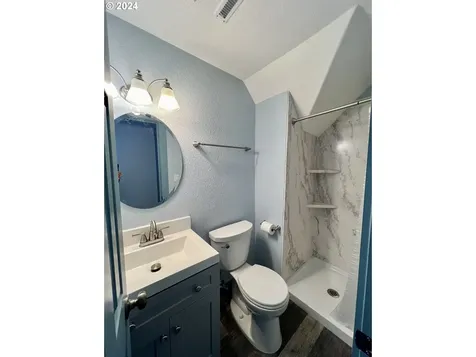 2563 Sheridan Avenue North Bend OR 97459