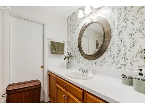 406 E Cambridge Drive Newberg OR 97132