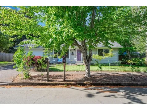 406 E Cambridge Drive Newberg OR 97132