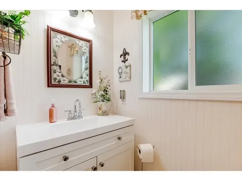 406 E Cambridge Drive Newberg OR 97132