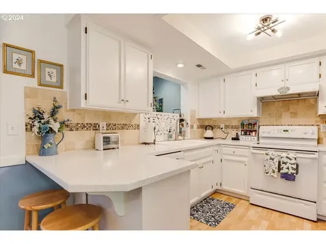 406 E Cambridge Drive Newberg OR 97132