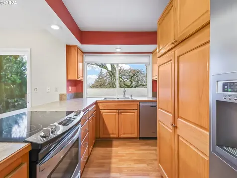 28431 SW Mountain Road West Linn OR 97068