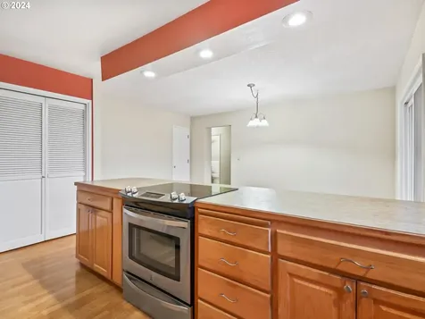 28431 SW Mountain Road West Linn OR 97068