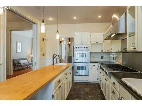 1531 SW Montgomery Street Portland OR 97201