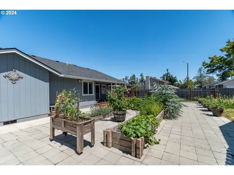 7345 B Street Springfield OR 97478