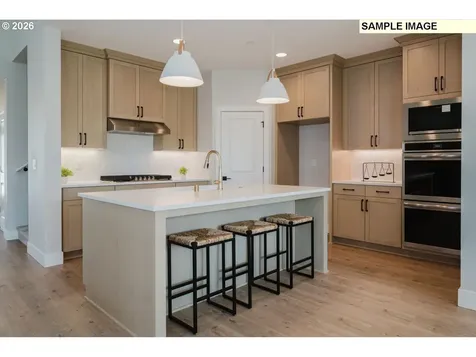 2084 S River Road Kelso WA 98626