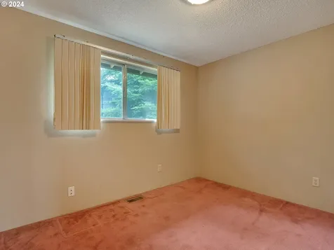 943 Ne 193rd Avenue Portland OR 97230
