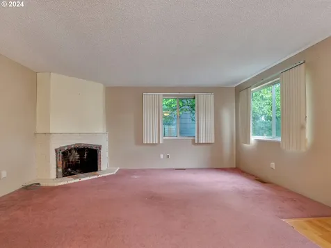 943 Ne 193rd Avenue Portland OR 97230