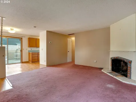 943 Ne 193rd Avenue Portland OR 97230