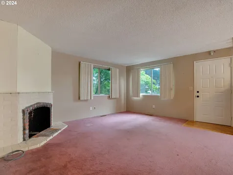 943 Ne 193rd Avenue Portland OR 97230