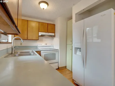 943 Ne 193rd Avenue Portland OR 97230