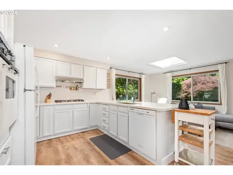 9826 Sw 49th Avenue Portland OR 97219